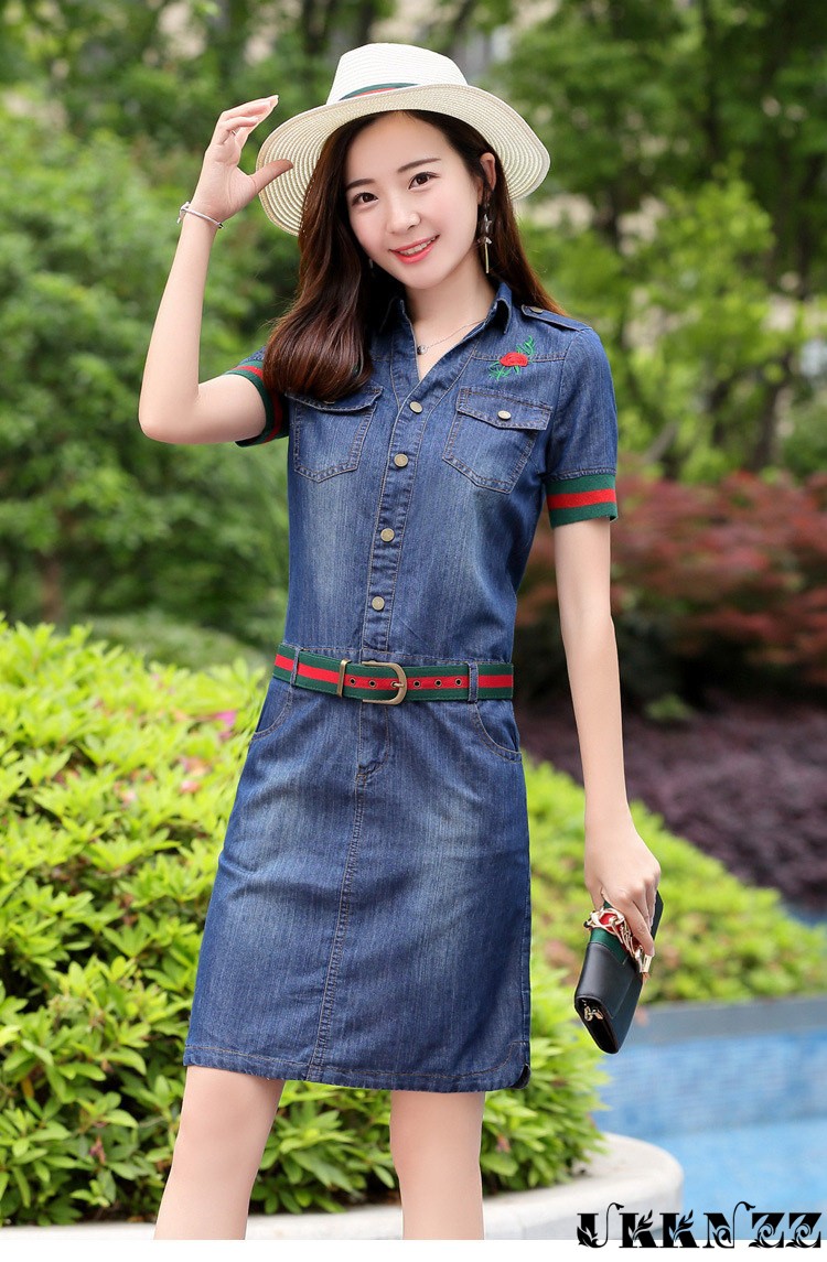 ĐẦM JEAN LIỀN CỔ SƠ MI PHỐI BO SỌC THÊU HOA HỒNG 
